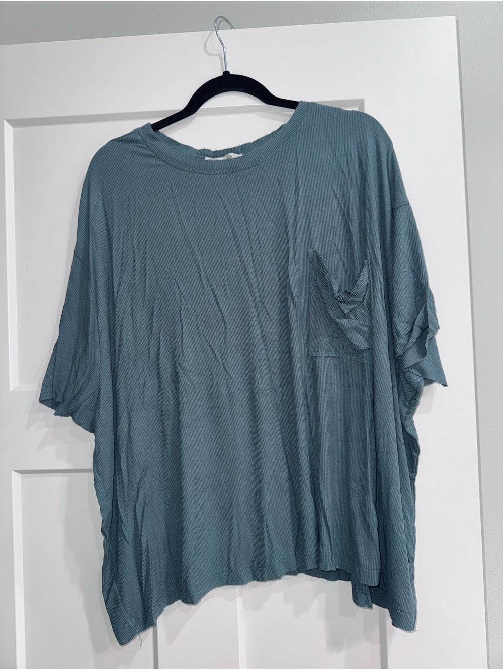 Women's Relaxed Pocket Tee in Dusty Teal